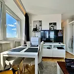 Platinum Metro X2 Wifi 350 Mbs Netflix Hbo Appletv Apartamento Varsóvia