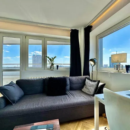 Platinum Metro X2 Wifi 350 Mbs Netflix Hbo Appletv Apartment Warschau